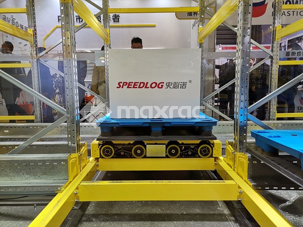 Four way shuttle system Four way shuttle system